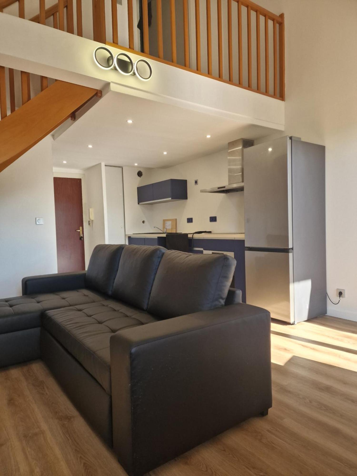 Comfortable Duplex En Securisee Proche Metro Appartement